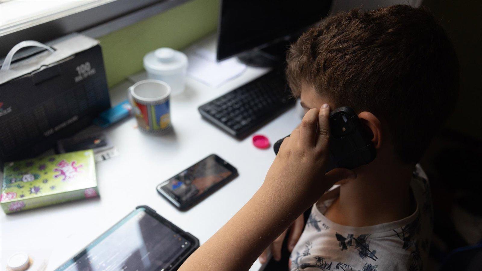 La UE propone restringir redes sociales a menores de 13 años