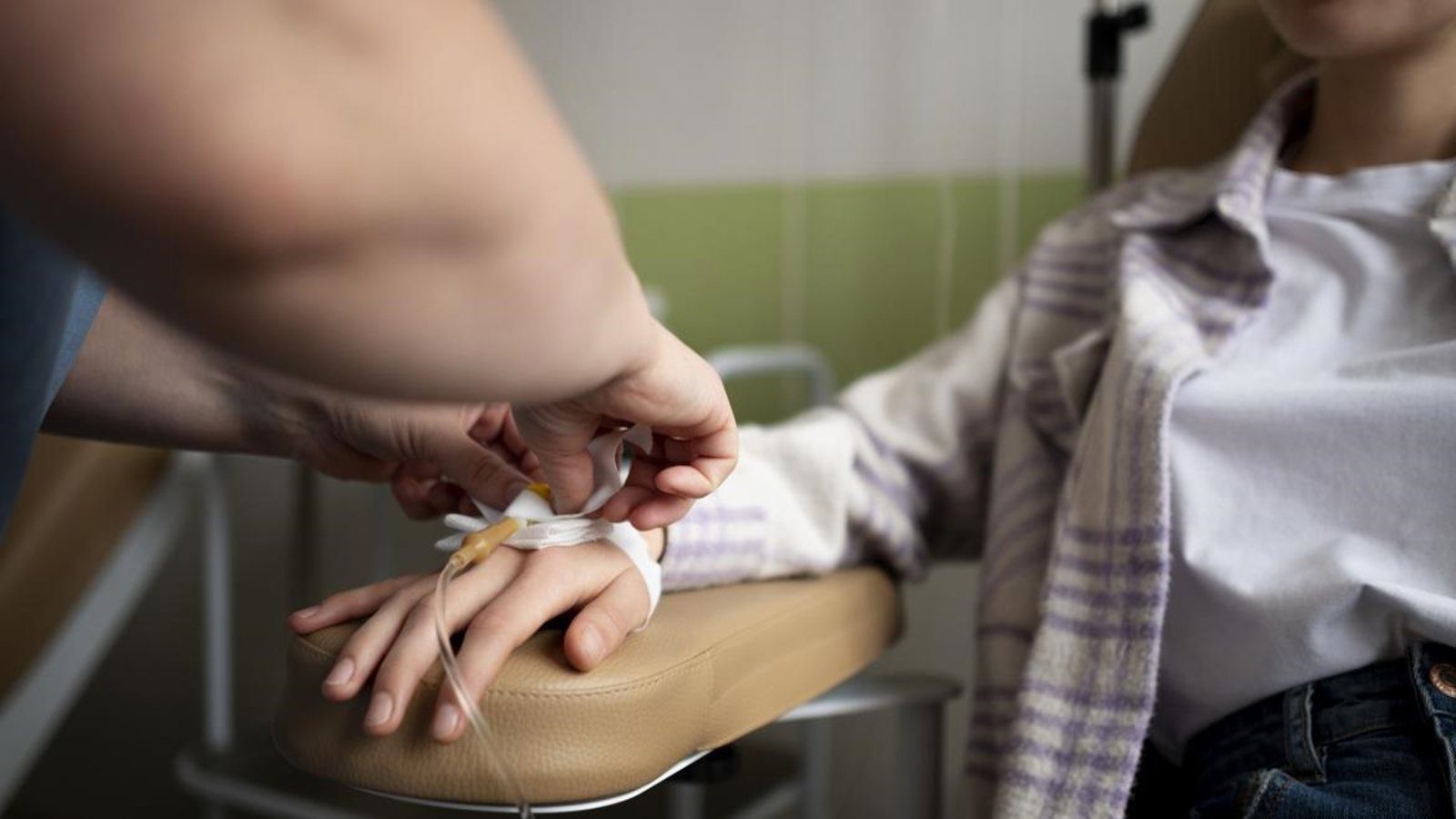 La Princesa mejora coordinación con Primaria en urología