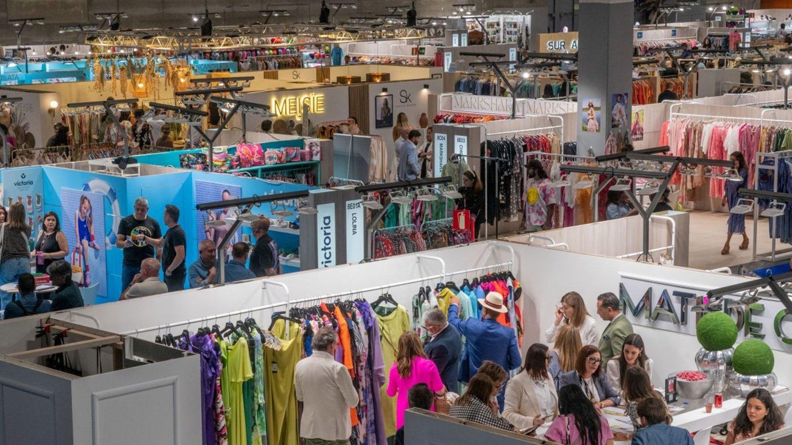Desfiles colectivos y talento emergente en Momad Madrid