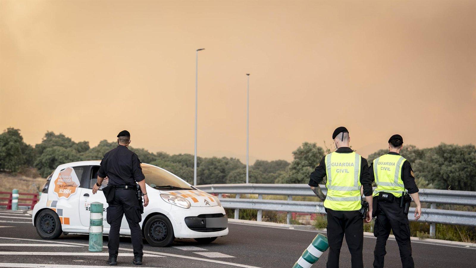 La DGT informa de 24 cortes en vías secundarias por incendios forestales