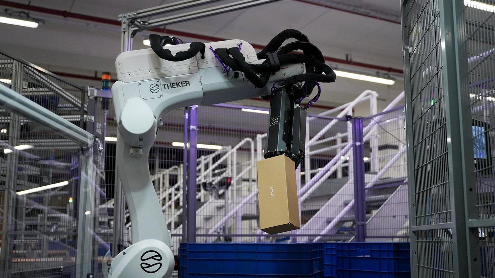 Mango colabora con una startup de robótica para automatizar su logística
