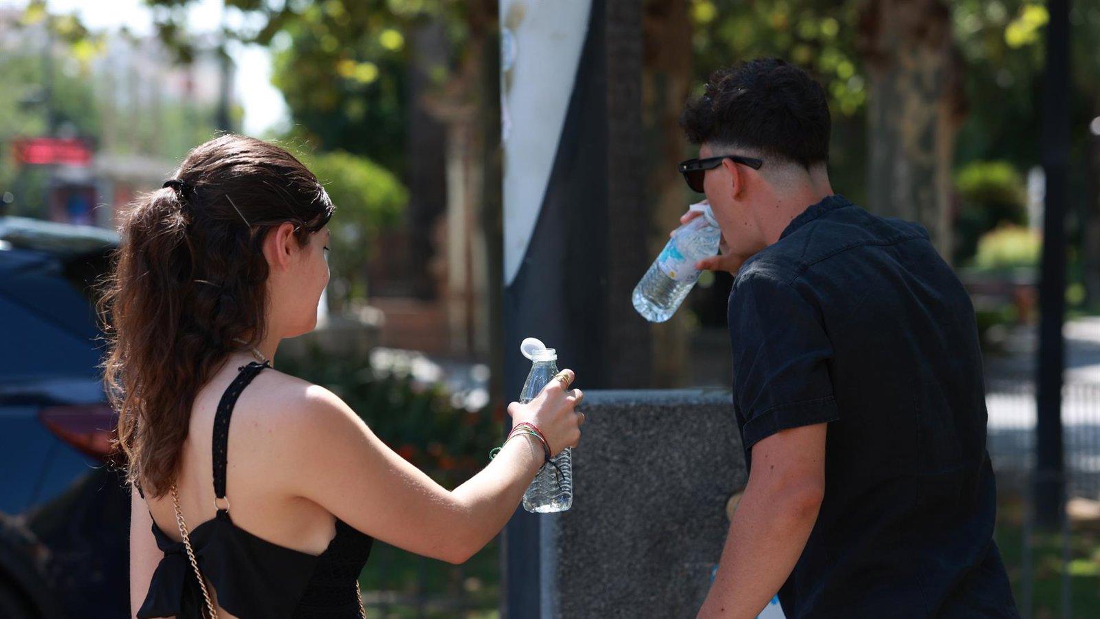 La ola de calor alcanza su punto álgido este lunes con avisos activos en todas las comunidades