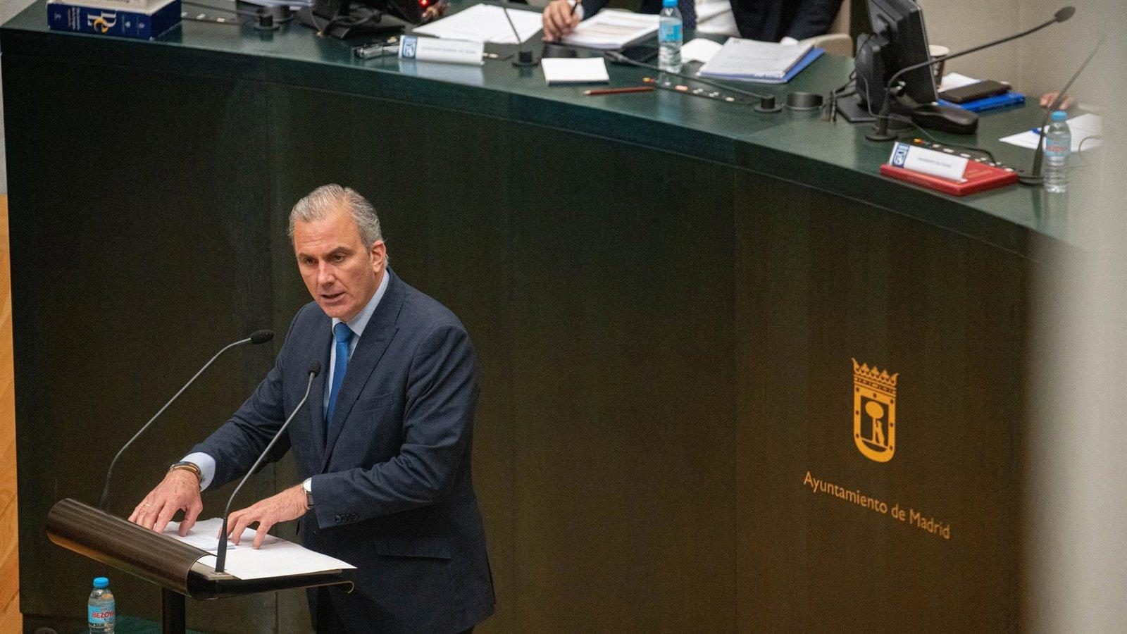 Ortega Smith se presenta como "concejal proscrito" tras su expulsión