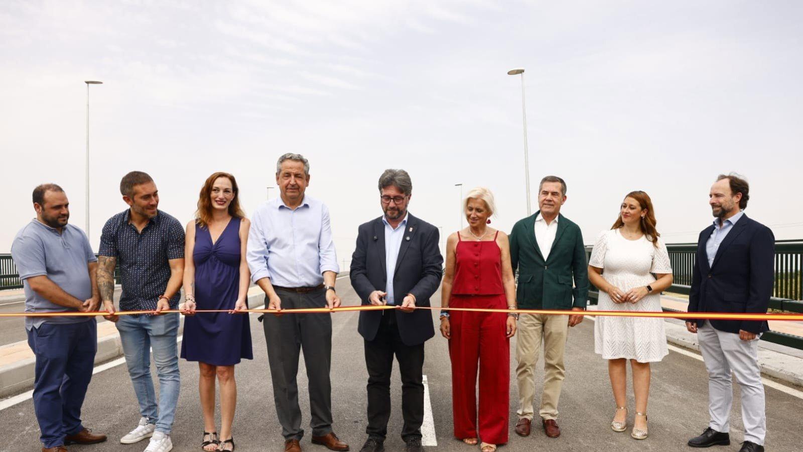 Pinto inaugura el puente Isaac Albéniz