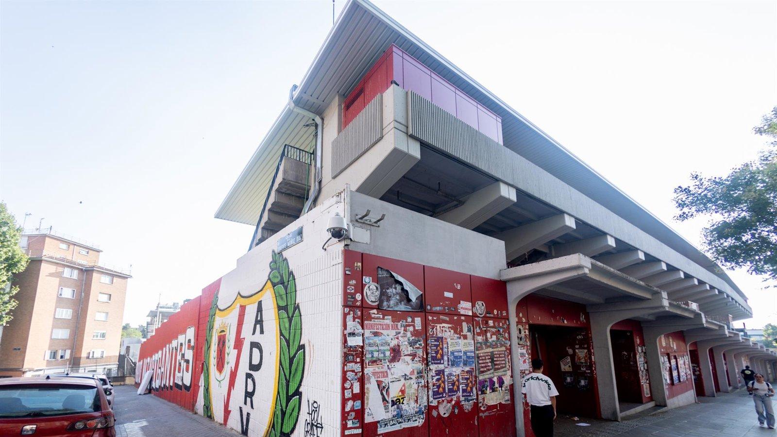 La plantilla del Rayo denuncia que el club y Comunidad desatendieron el estadio