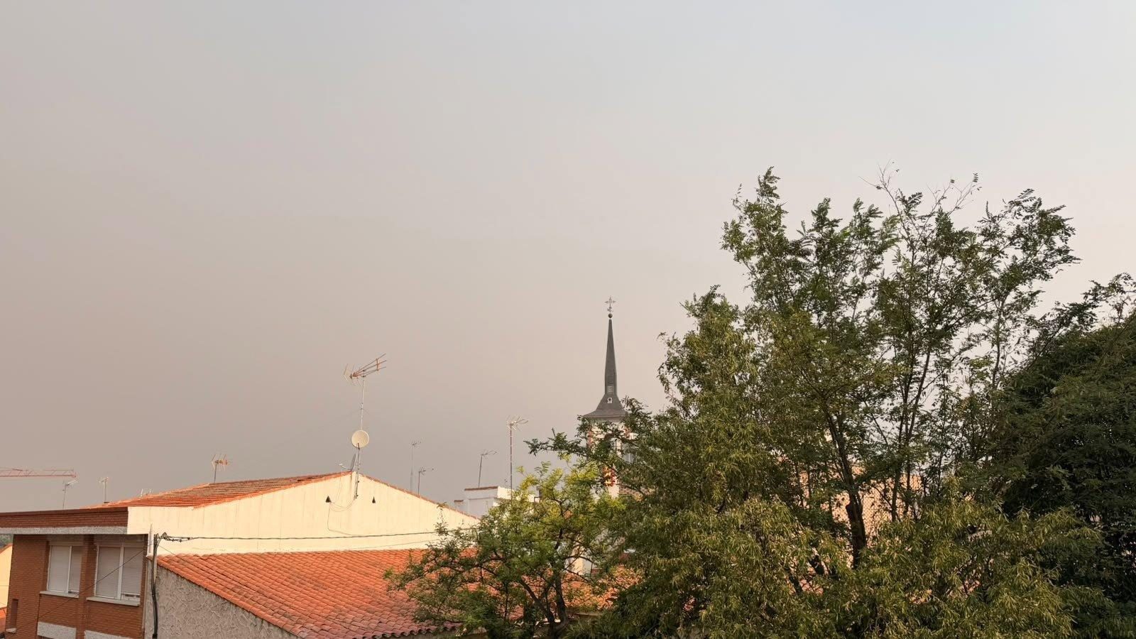 Pozuelo cancela el cine de verano por el humo asfixiante del incendio