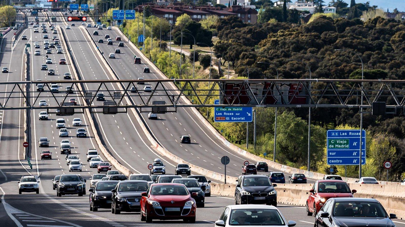 Congestión en A-1, A-3, A-5 y A-6 en el arranque del fin de semana
