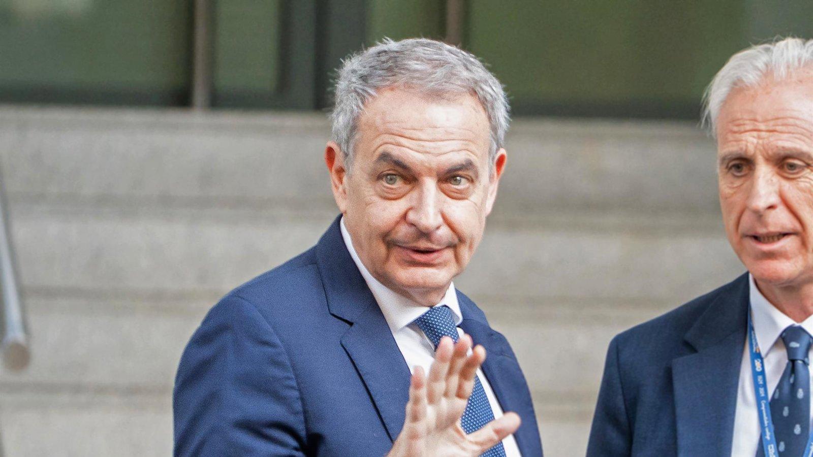 Zapatero niega influencias en el rescate de Plus Ultra