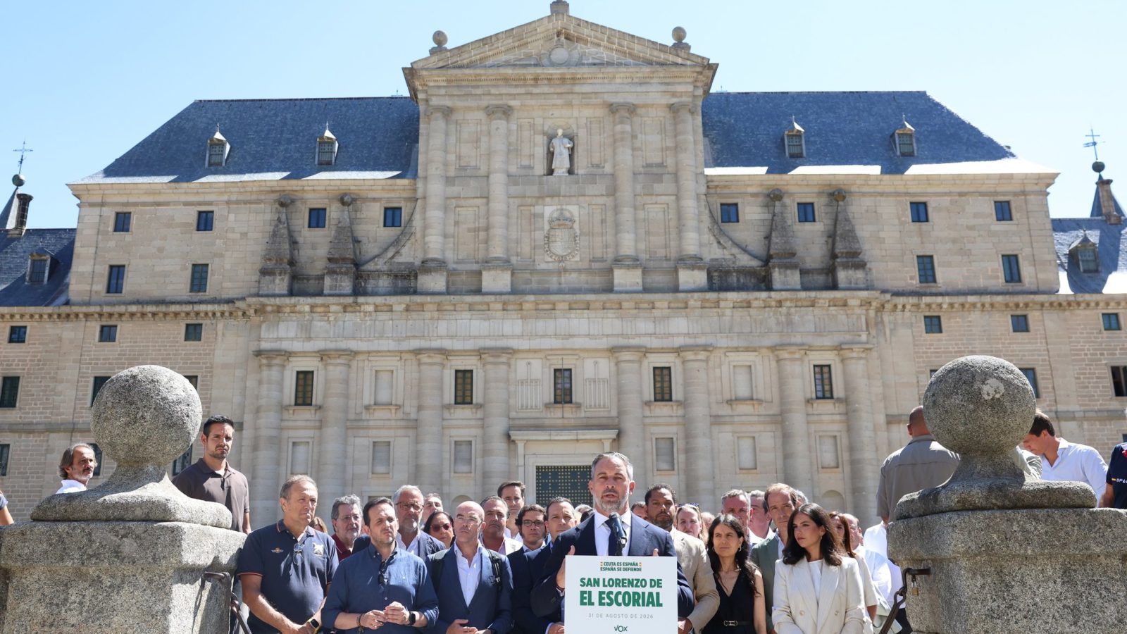 Abascal reconoce que Ayuso "tendrá que dar explicaciones" por el ático Abascal reconoce que Ayuso "tendrá que dar explicaciones" por el ático