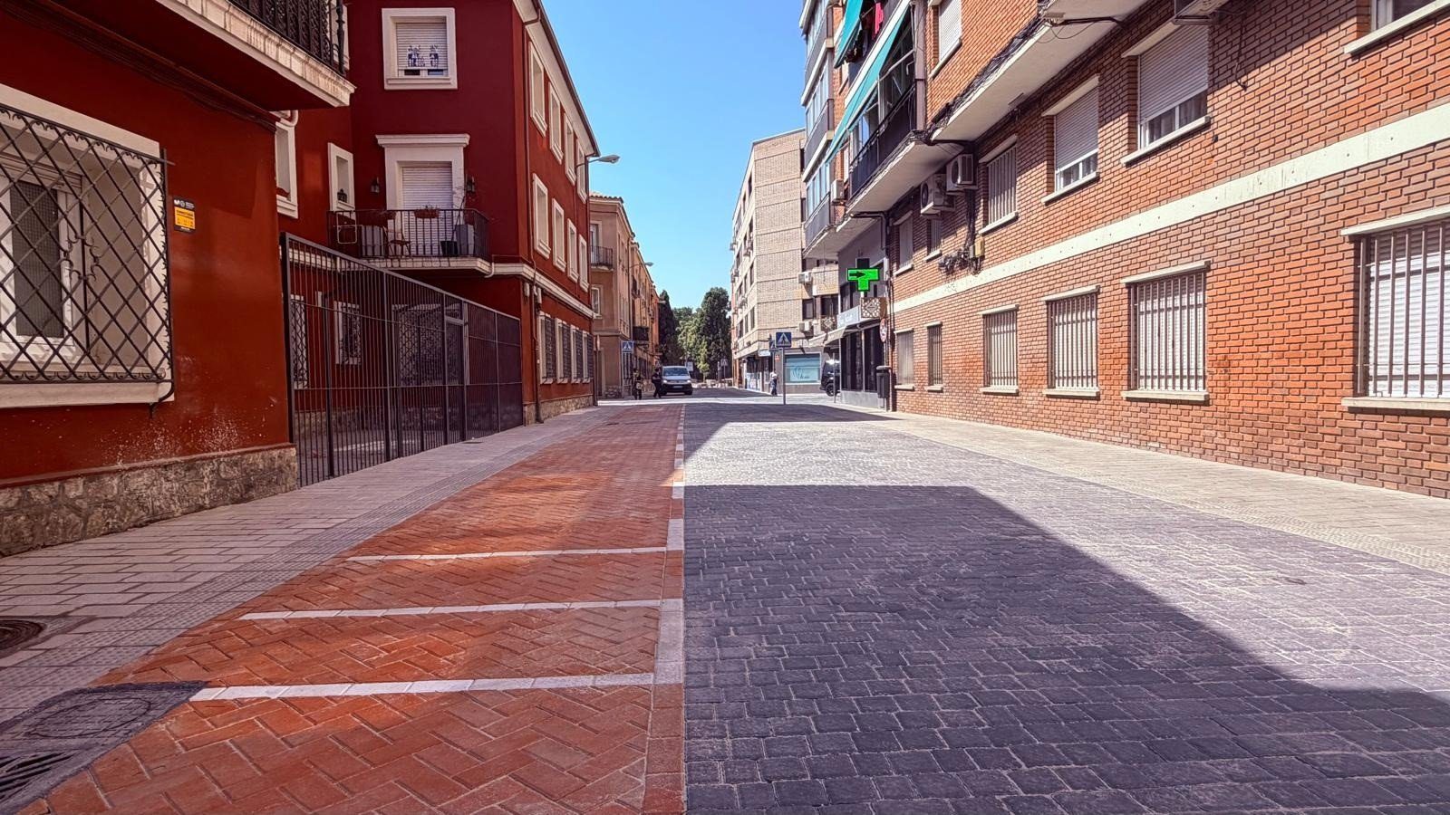 Alcalá de Henares reabre la calle Eras de San Isidro tras su reforma Alcalá de Henares reabre la calle Eras de San Isidro tras su reforma