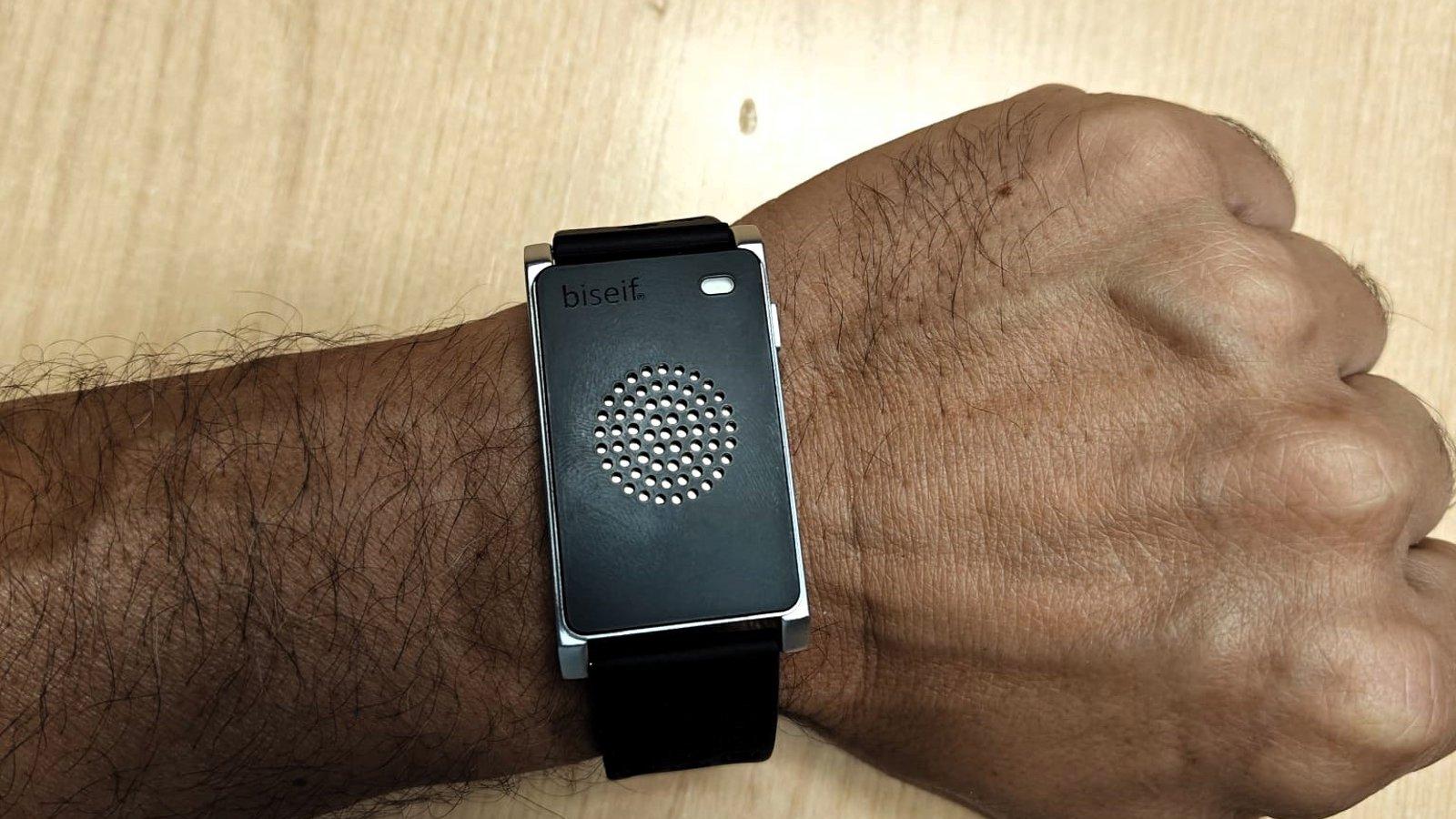 Alcalá compra pulseras inteligentes contra el calor