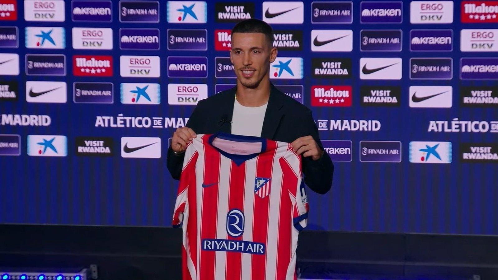 Grimaldo llega al Atlético con ambición de ser el mejor lateral de la Liga Grimaldo llega al Atlético con ambición de ser el mejor lateral de la Liga