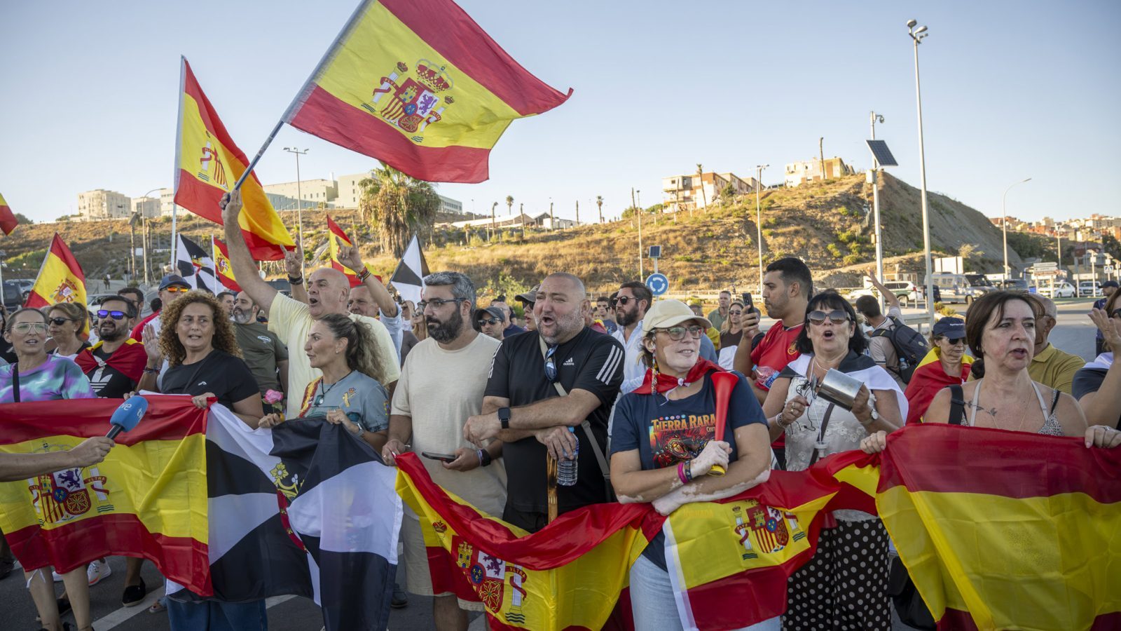 La ‘Armada de la Solidaridad’ llena de banderas la bahía de Ceuta La ‘Armada de la Solidaridad’ llena de banderas la bahía de Ceuta
