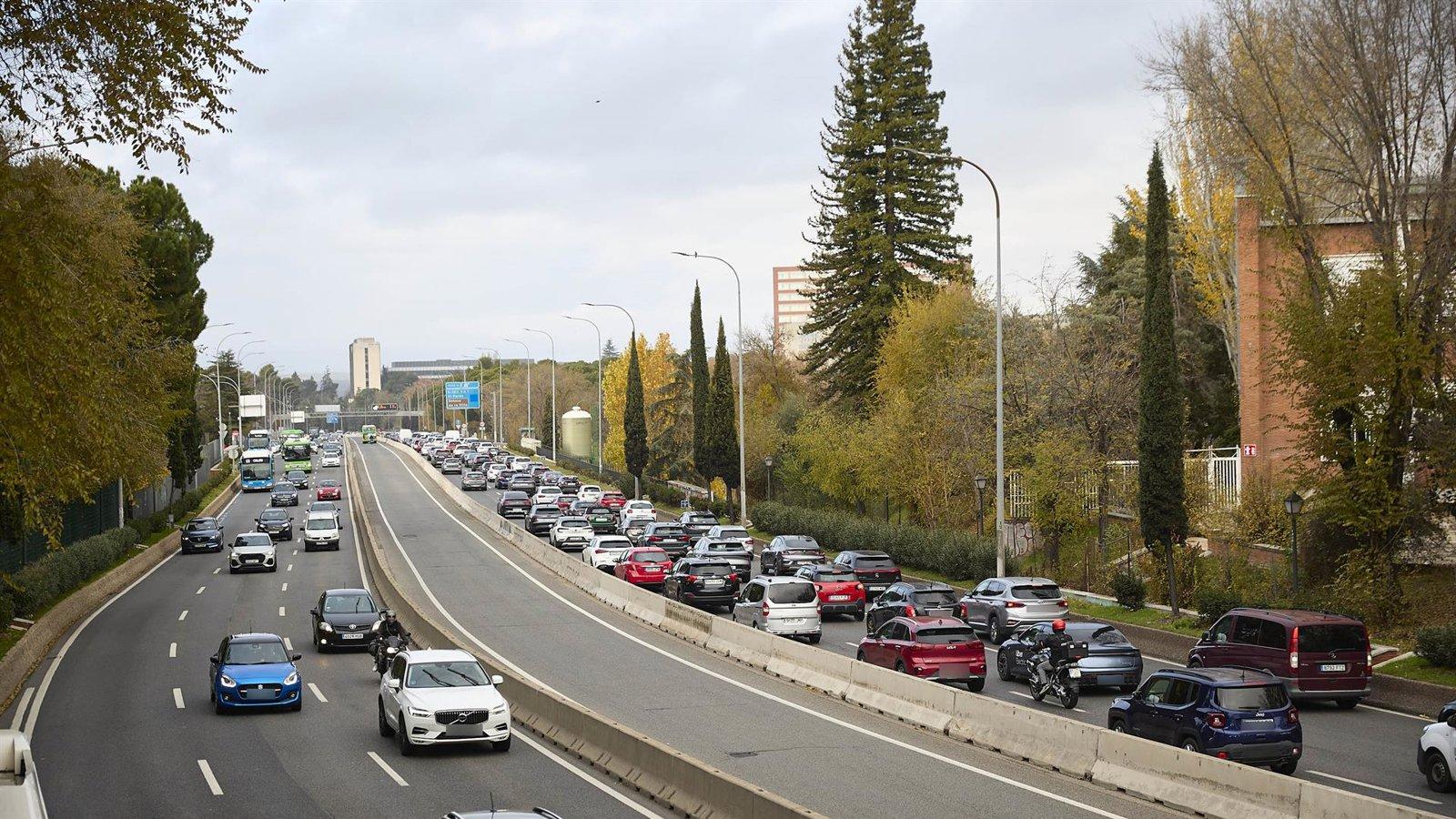 La Operación Salida comienza con atascos en la M-40, A-2 y A-3