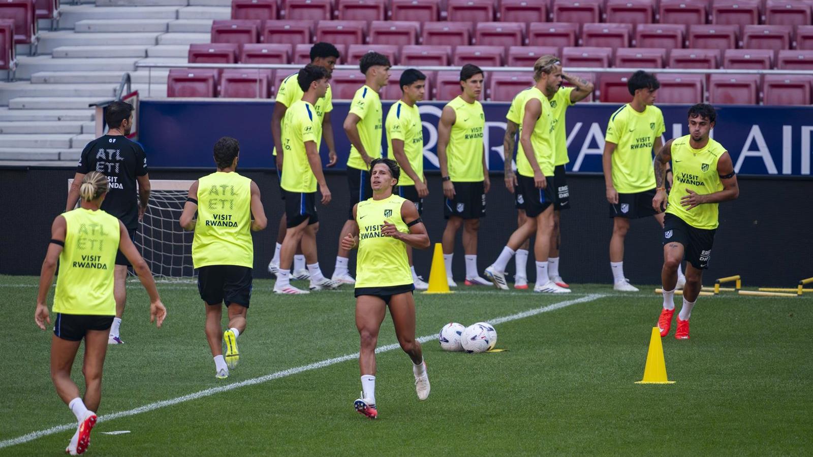 El Atlético debuta ante el Málaga sin Julián Álvarez El Atlético debuta ante el Málaga sin Julián Álvarez
