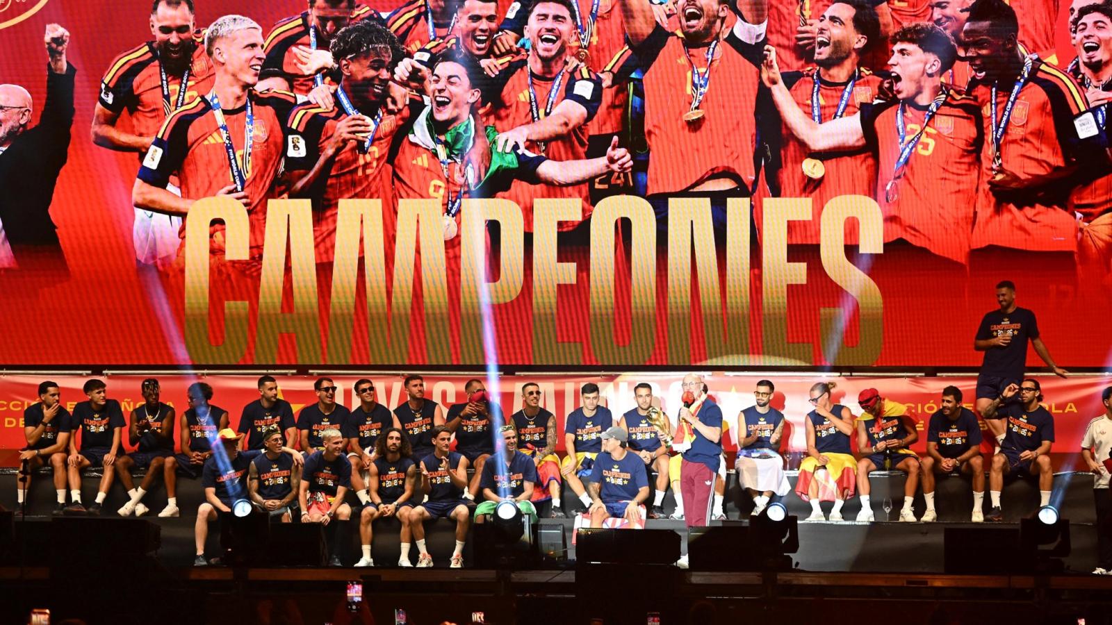 El Atlético homenajeará a la selección campeona mundial ante el Málaga