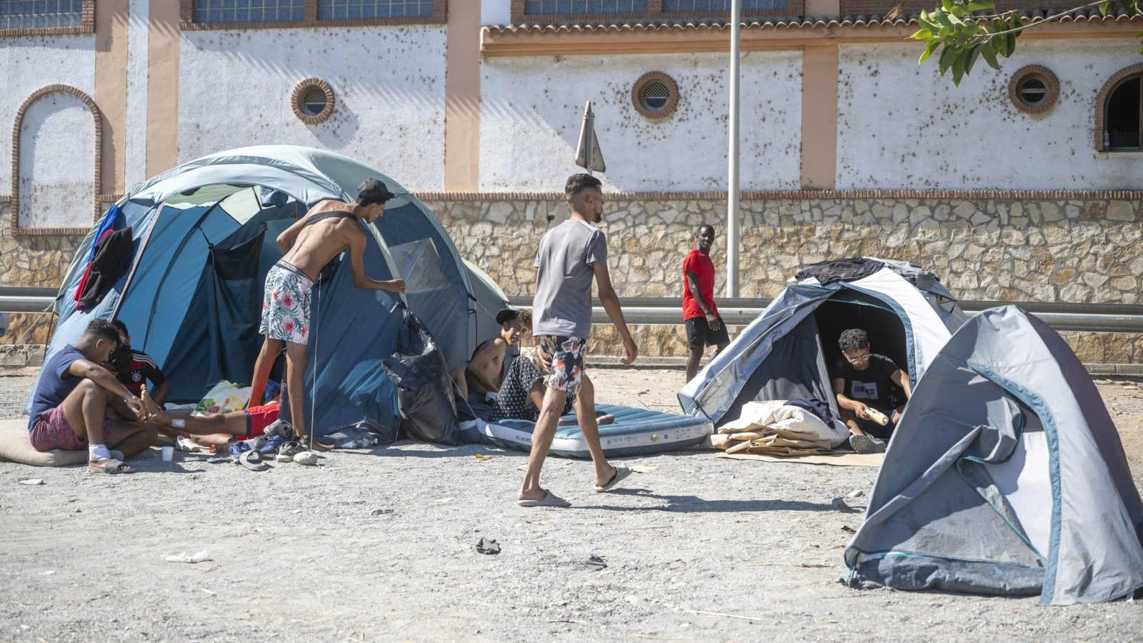 Ayuso critica al Gobierno por su gestión de la crisis en Ceuta Ayuso critica al Gobierno por su gestión de la crisis en Ceuta