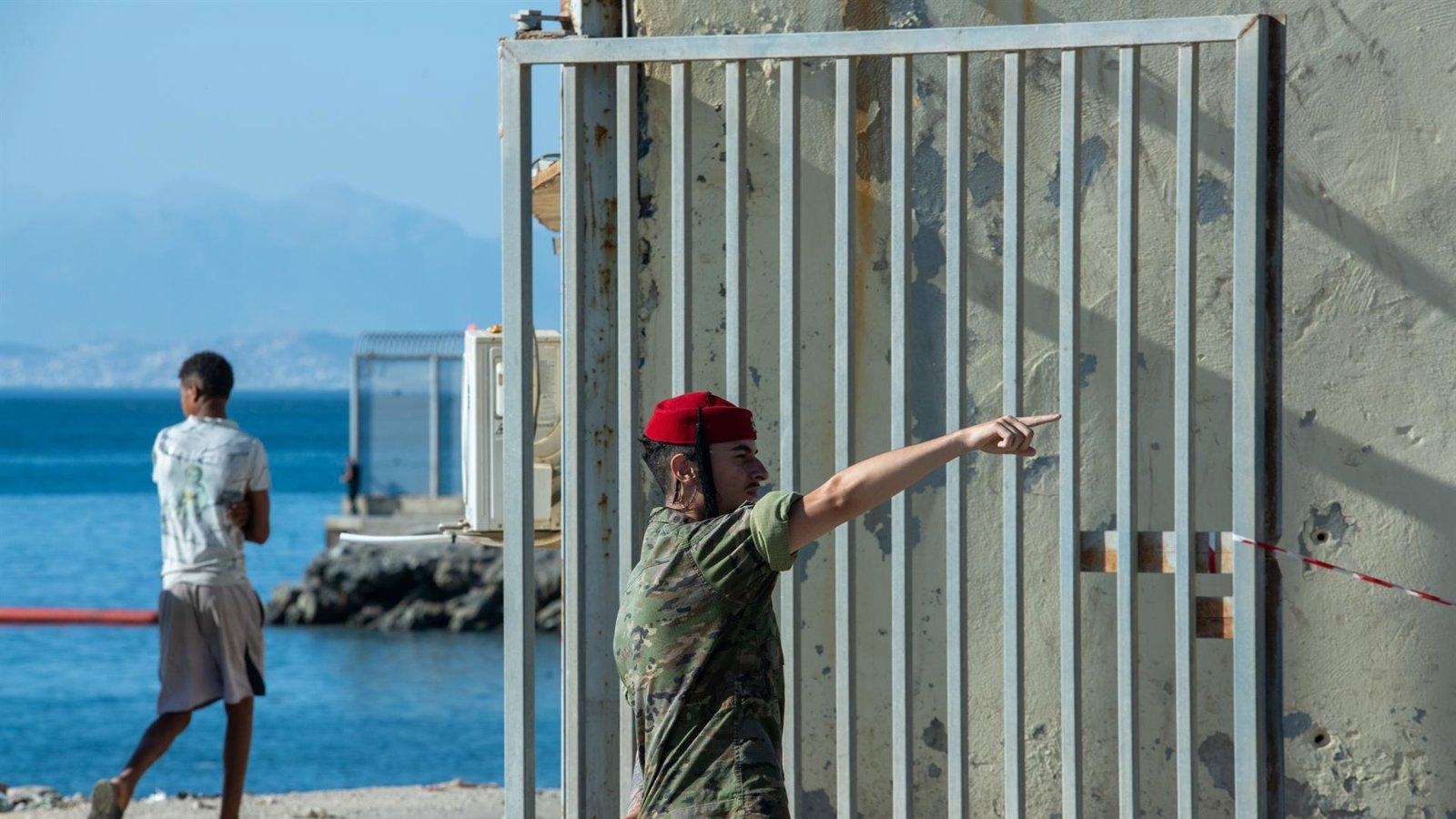 Ayuso denuncia una "invasión intolerable" en Ceuta y aislamiento de España