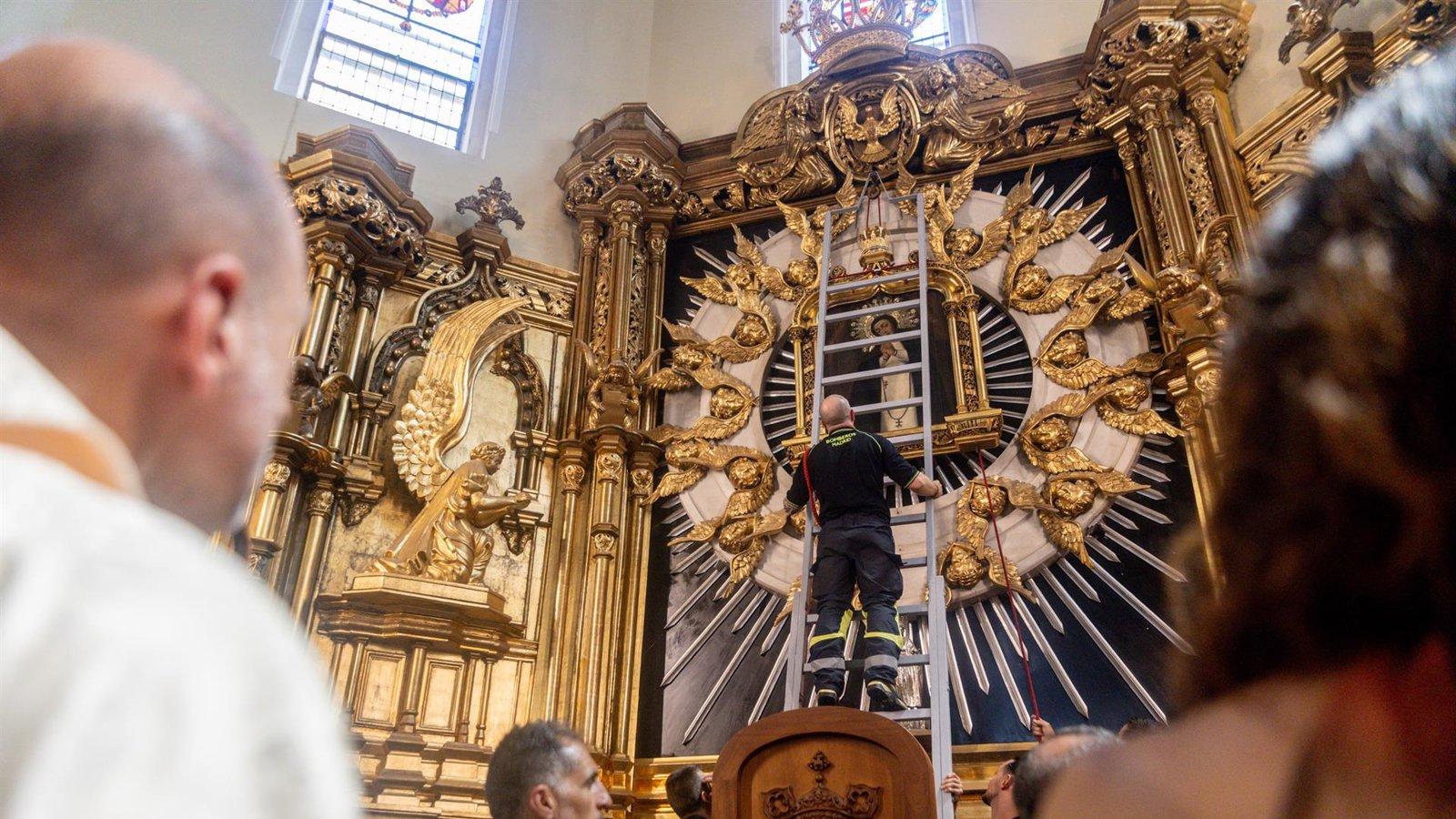 La tradición centenaria de la Paloma que cumplirá un bombero antes de jubilarse La tradición centenaria de la Paloma que cumplirá un bombero antes de jubilarse