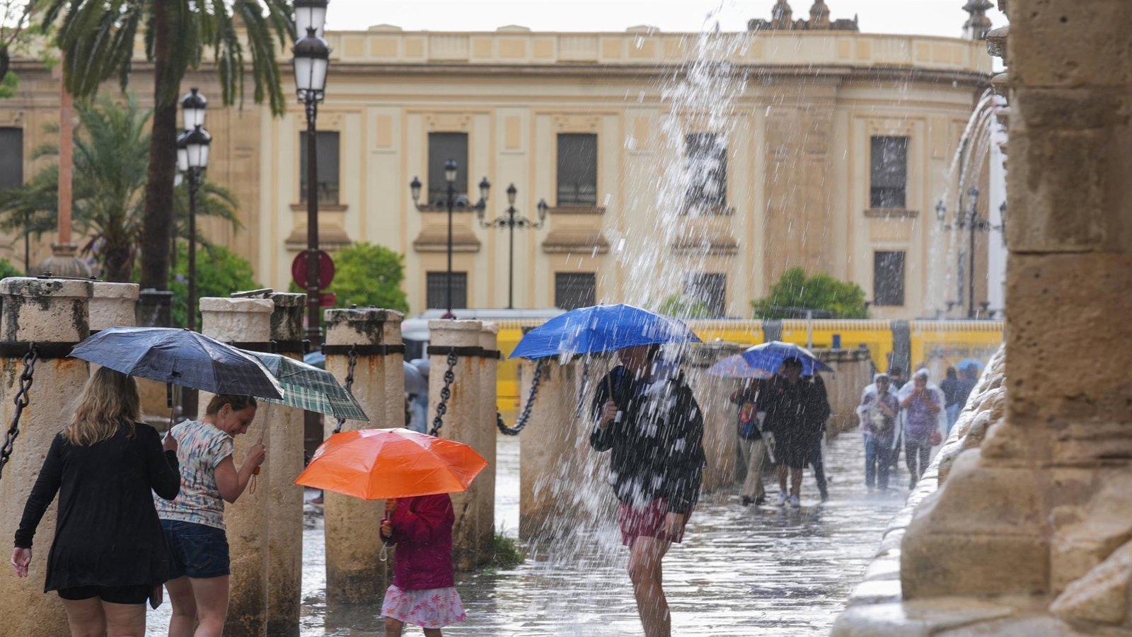 AEMET activa los avisos naranja por el calor en cinco comunidades AEMET activa los avisos naranja por el calor en cinco comunidades