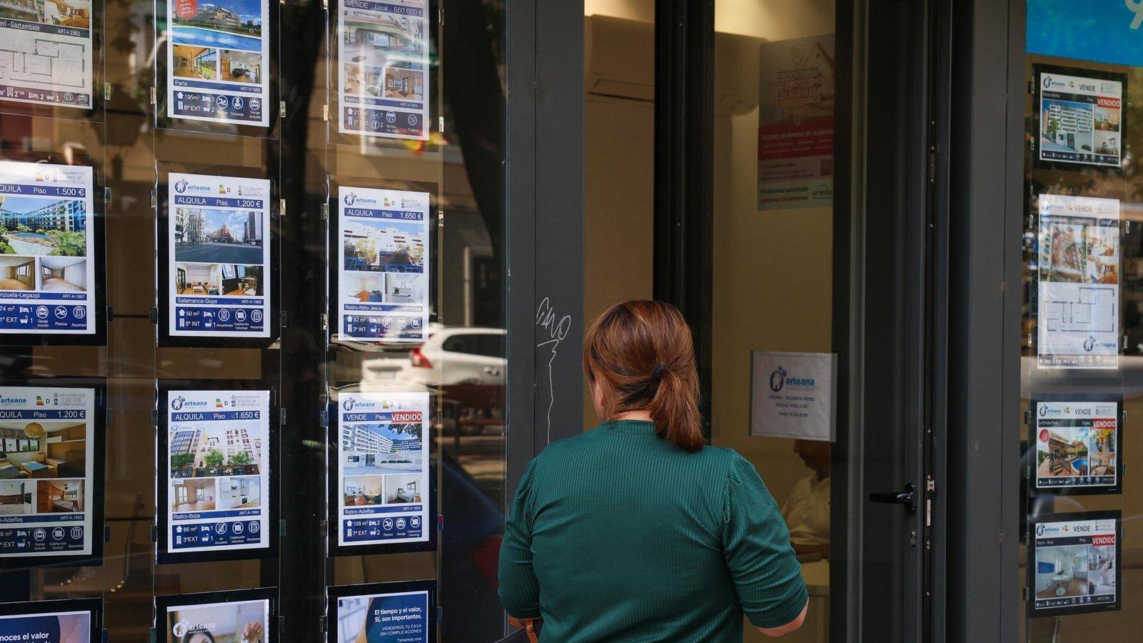 La compraventa de viviendas rompe con cinco meses de descensos y registra su mejor junio en 19 años La compraventa de viviendas rompe con cinco meses de descensos y registra su mejor junio en 19 años