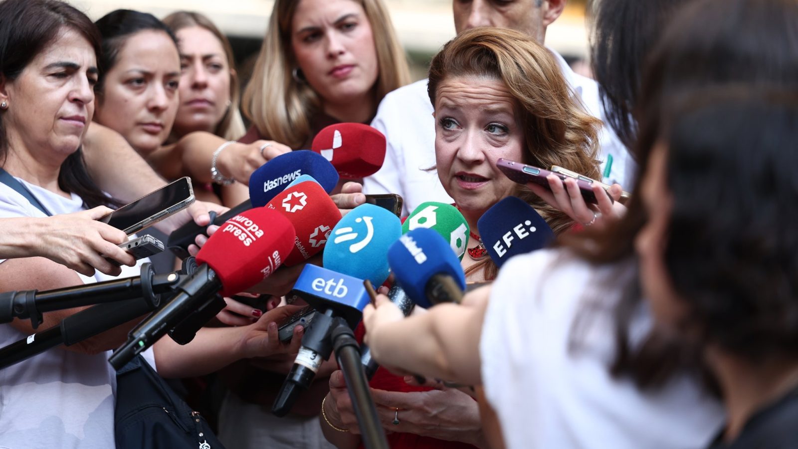 Madrid exige recuperar las vacunas enviadas a Ceuta Madrid exige recuperar las vacunas enviadas a Ceuta