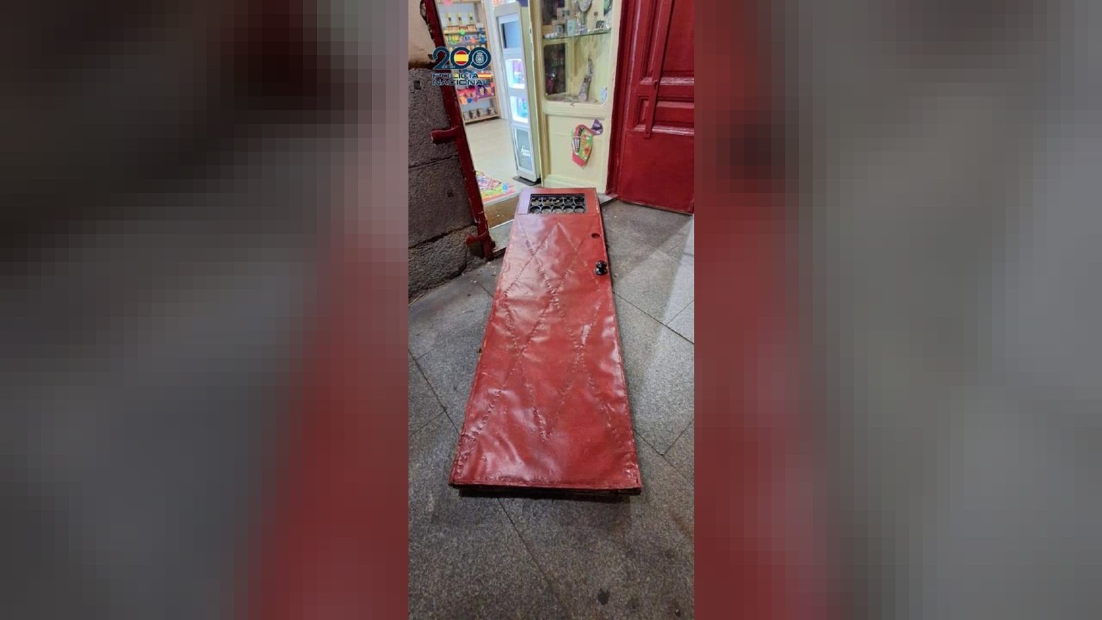 Detenidos dos varones por robo con fuerza en un estanco