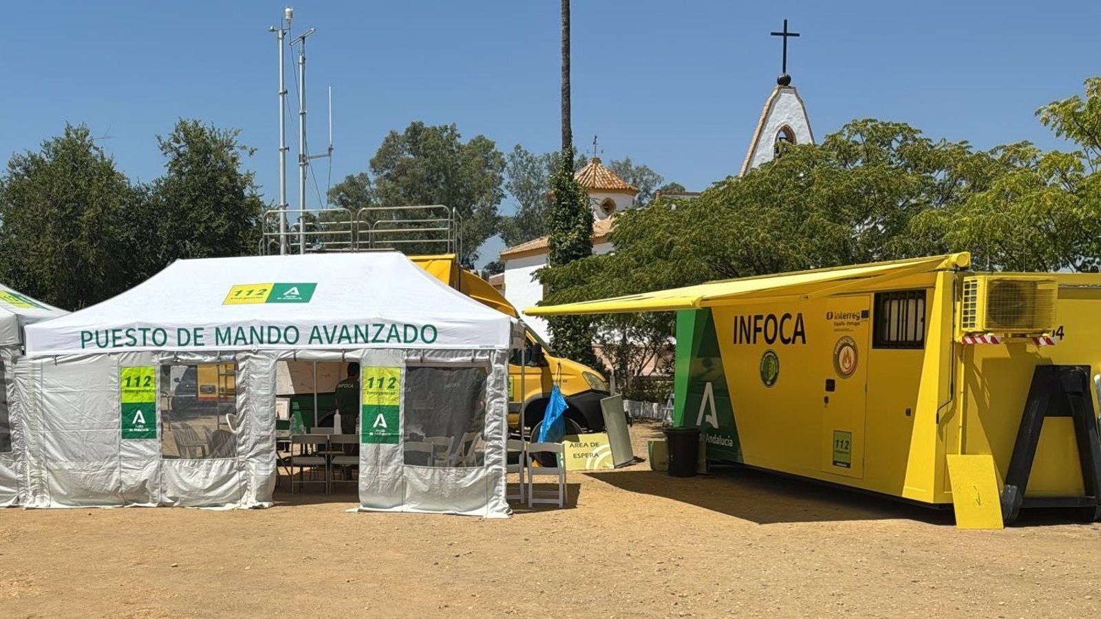 Incendio forestal en Huelva afecta 380 hectáreas y evacúa a 23 personas Incendio forestal en Huelva afecta 380 hectáreas y evacúa a 23 personas
