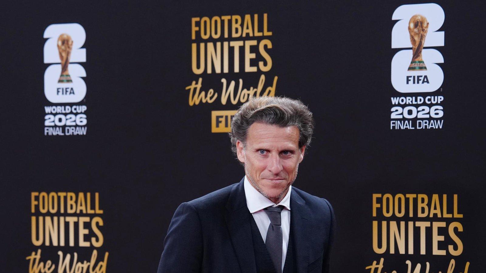 Diego Forlán es nombrado entrenador de Uruguay Diego Forlán es nombrado entrenador de Uruguay