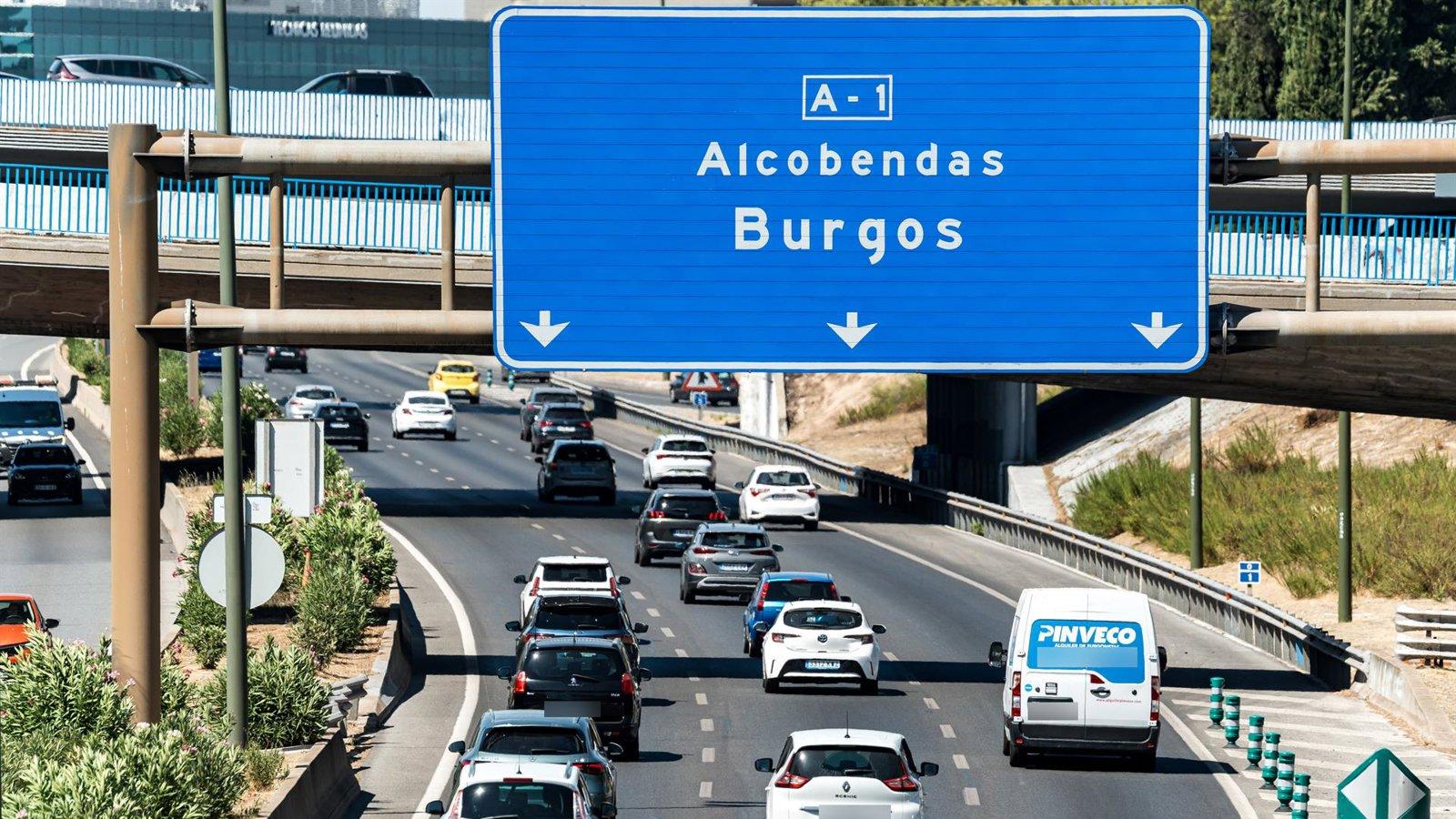 El eclipse colapsa ya la A-1: miles de madrileños ponen rumbo al norte El eclipse colapsa ya la A-1: miles de madrileños ponen rumbo al norte