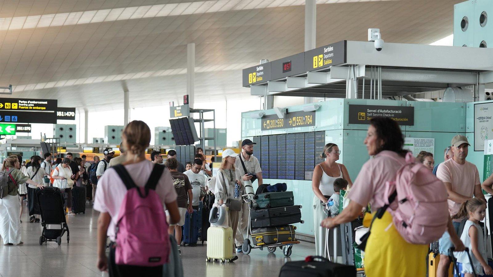 España amplía controles fronterizos con Italia a cinco aeropuertos
