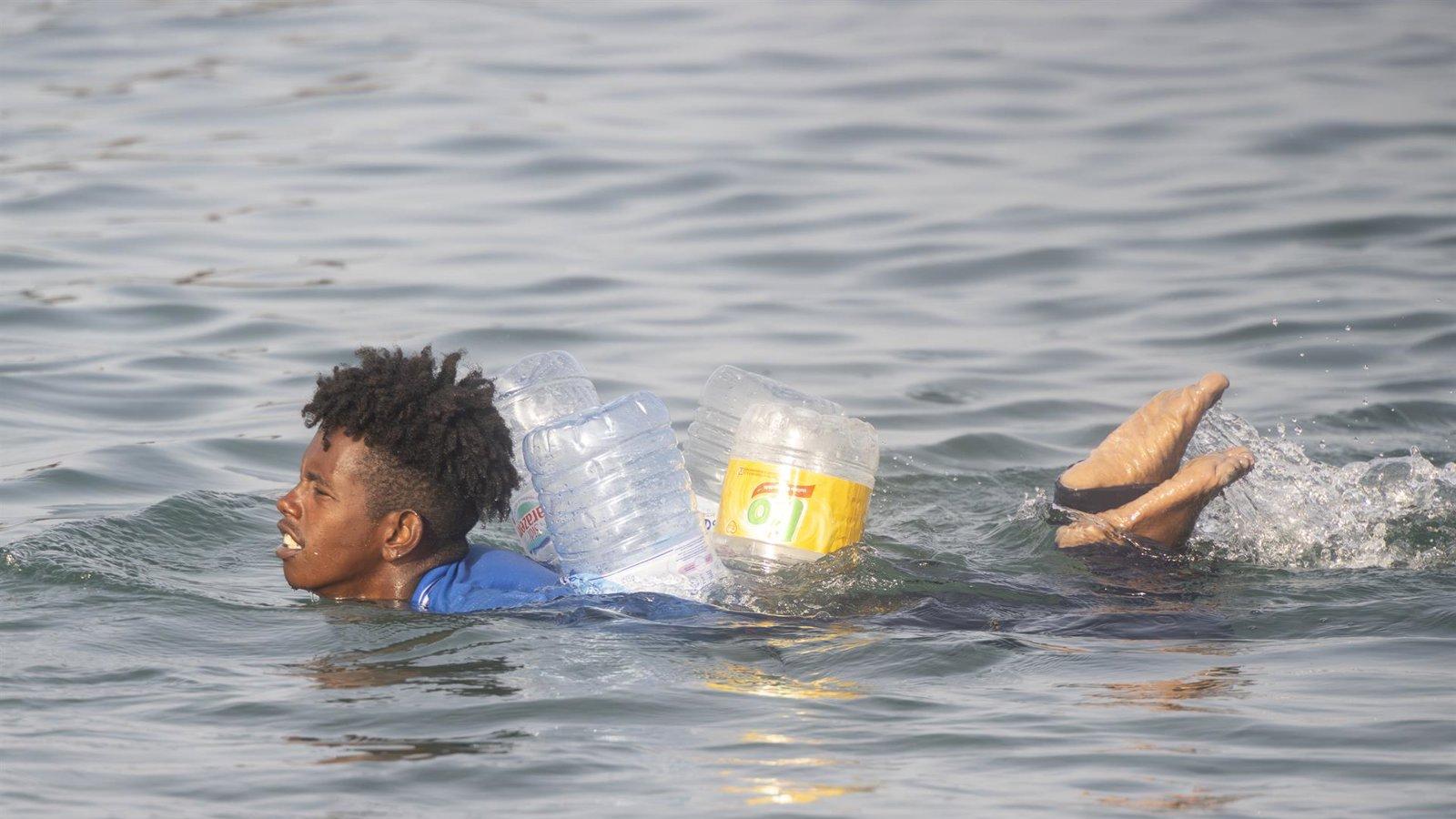 Saiz anuncia 25 millones para menores migrantes en Ceuta