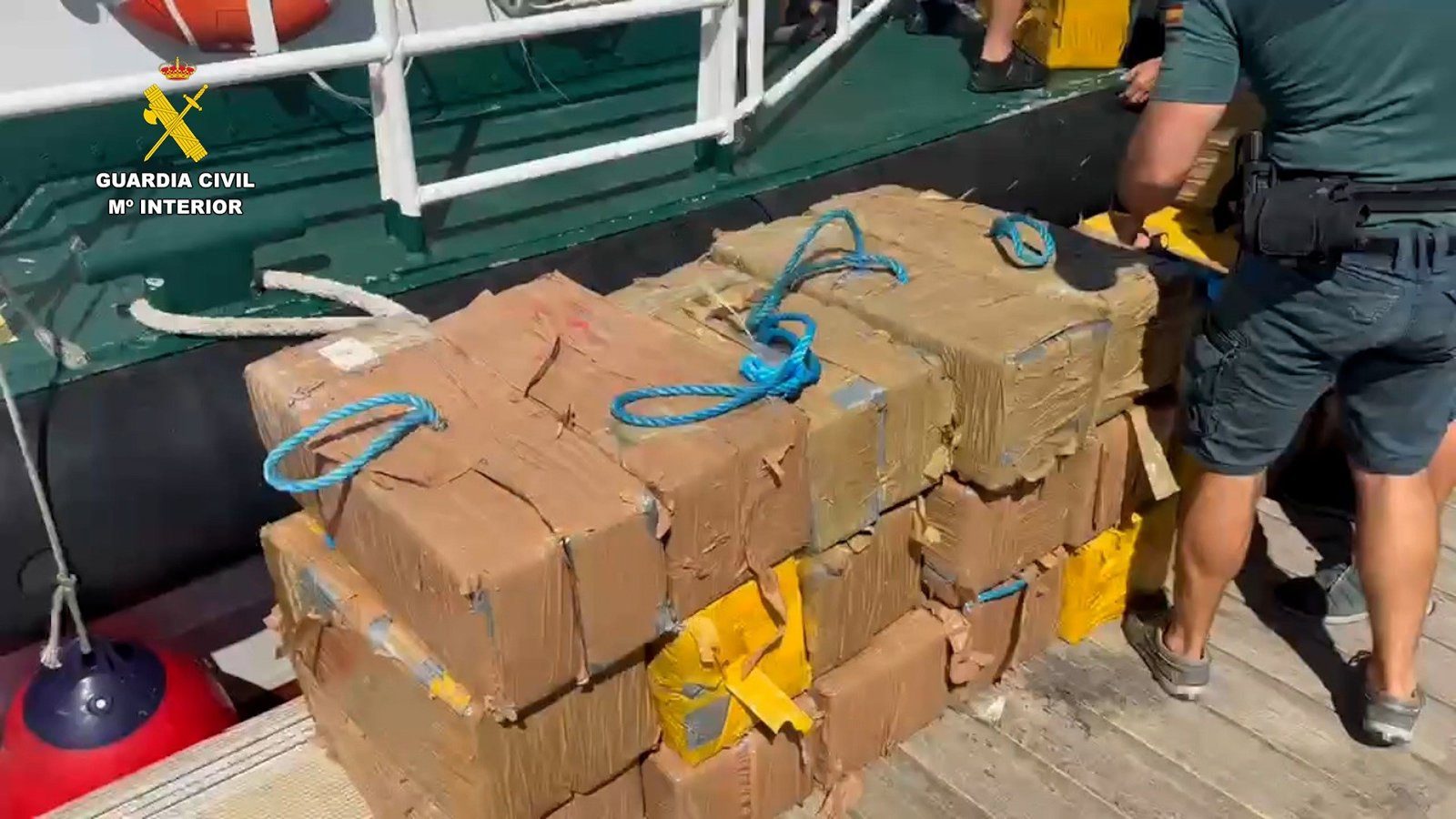 La Guardia Civil incauta 800 kilos de cocaína en Huelva La Guardia Civil incauta 800 kilos de cocaína en Huelva