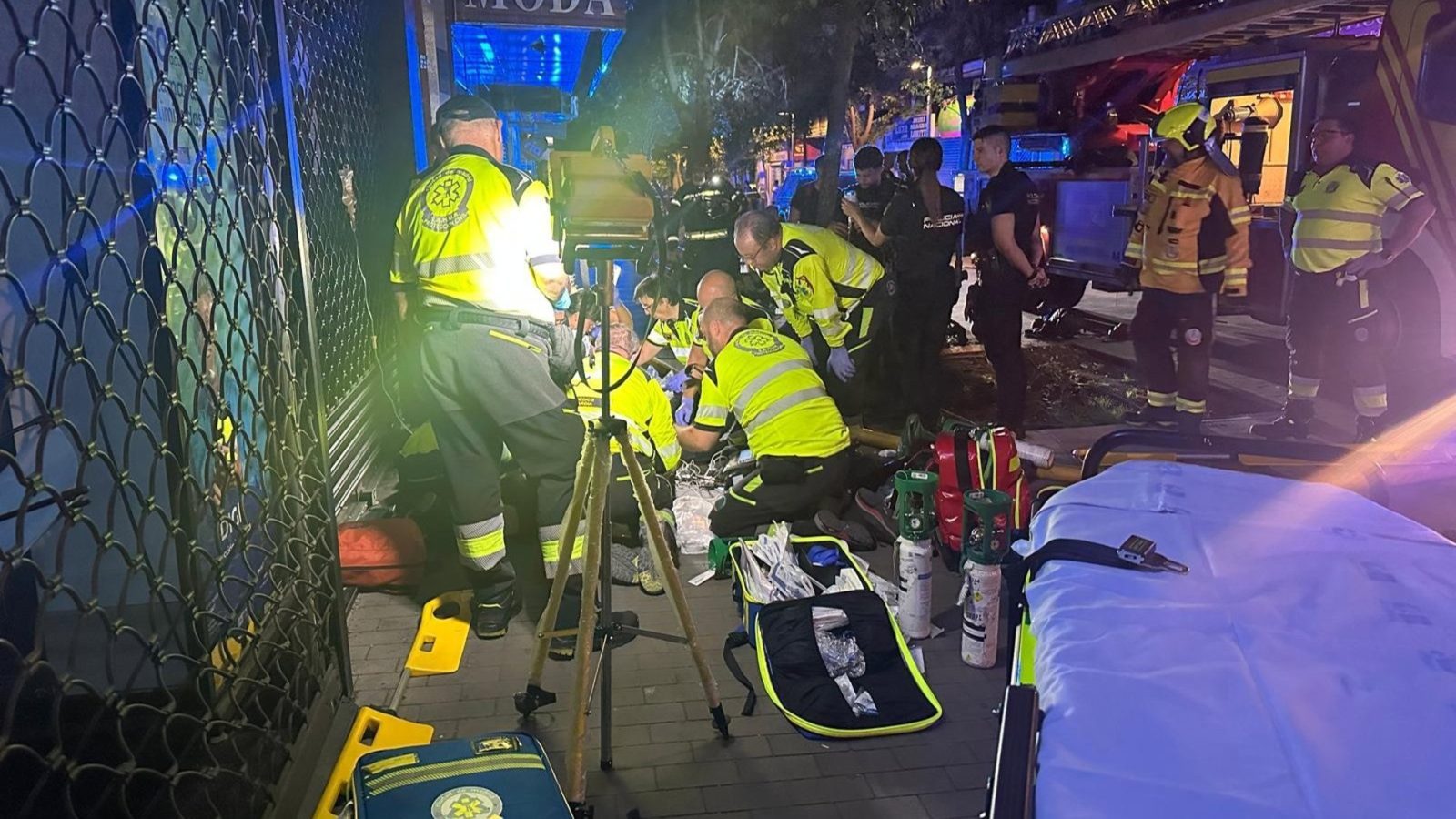 Un hombre de 67 años, trasladado en estado grave tras un incendio en su piso de Carabanchel Un hombre de 67 años, trasladado en estado grave tras un incendio en su piso de Carabanchel