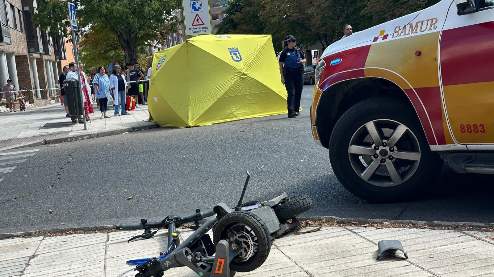 Un joven herido grave tras chocar su patinete con un turismo en San Blas