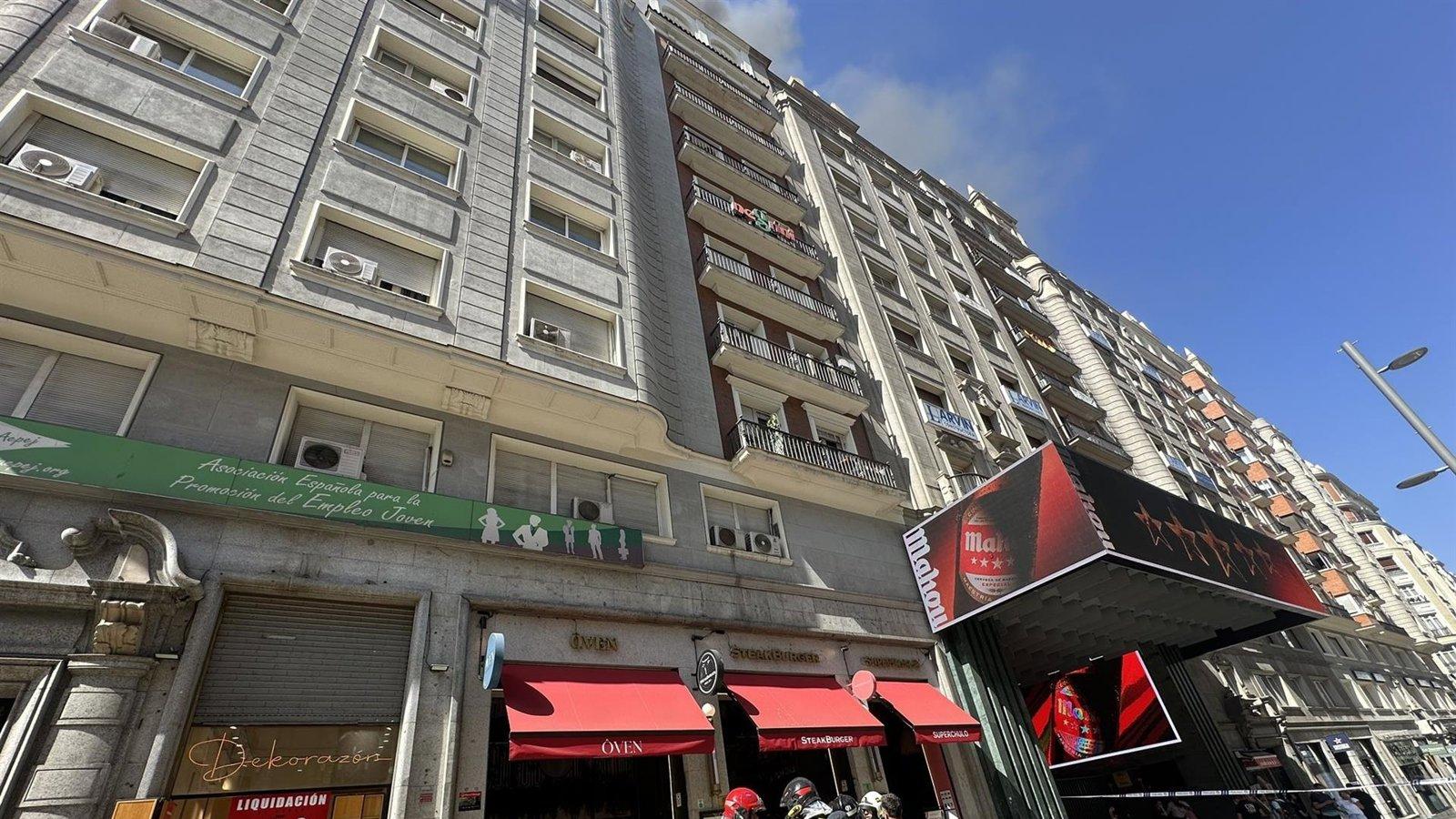 Cortan la Gran Vía por un incendio en un restaurante Ôven Cortan la Gran Vía por un incendio en un restaurante Ôven
