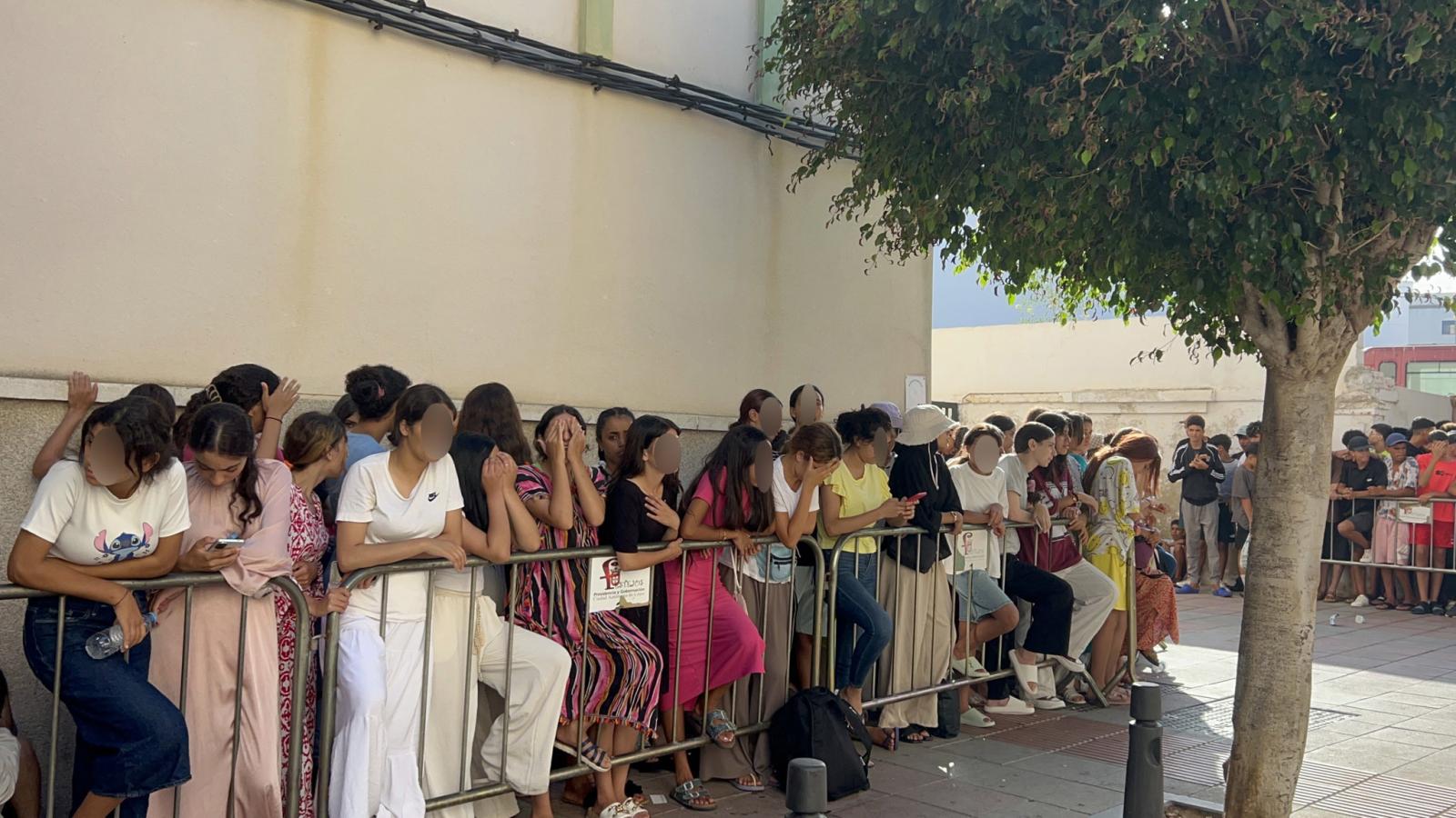 El Gobierno defiende un traslado urgente de 500 menores de Ceuta a la península El Gobierno defiende un traslado urgente de 500 menores de Ceuta a la península