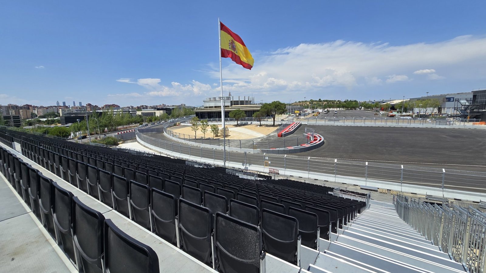 Un juzgado avala las gradas y pasarelas de Madring para la F1