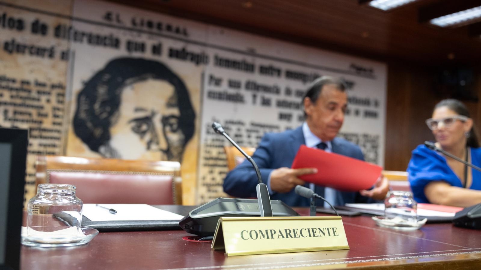 Marlaska no comparece en el Senado y el PP denuncia un "plantón antidemocrático" Marlaska no comparece en el Senado y el PP denuncia un "plantón antidemocrático"