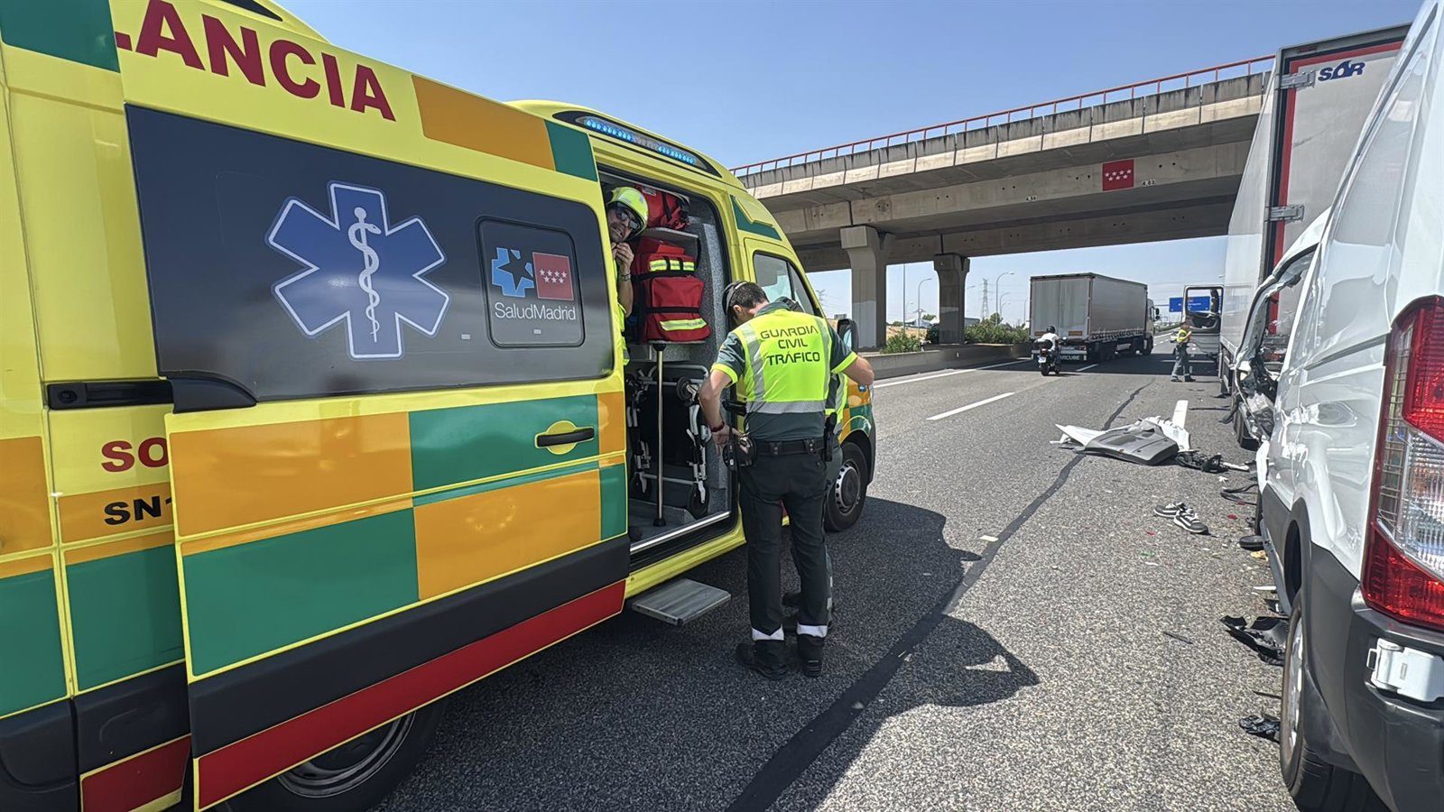 Accidente en la M-45: fallece un conductor de 44 años tras colisionar su furgoneta con un camión Accidente en la M-45: fallece un conductor de 44 años tras colisionar su furgoneta con un camión