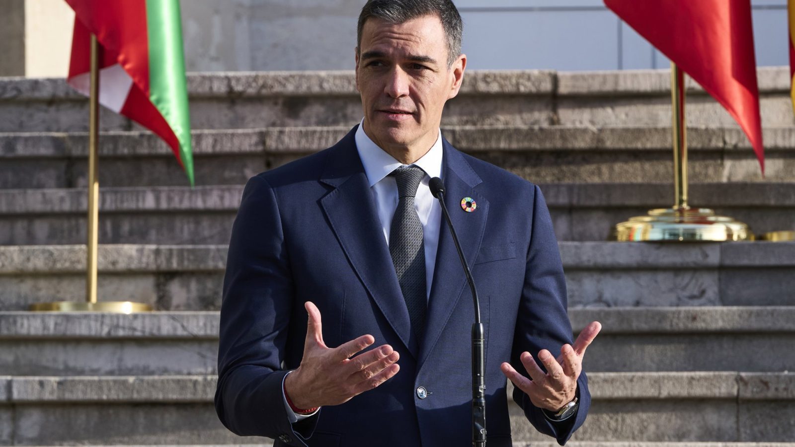 Sánchez clausura un encuentro digital defendiendo una IA "humanista" Sánchez clausura un encuentro digital defendiendo una IA "humanista"