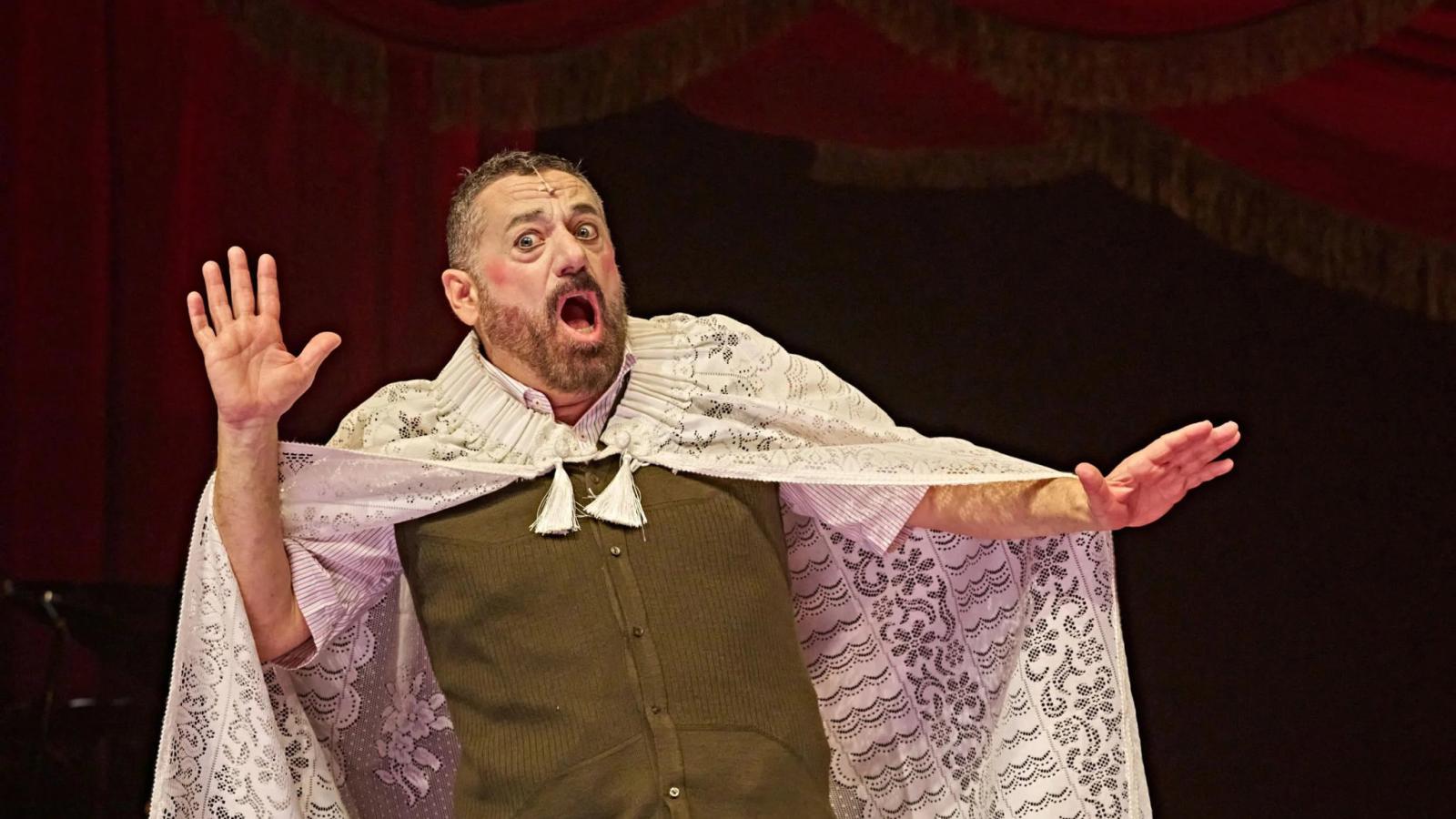 Pepón Nieto protagoniza "La Pasión Infinita" en Alcalá Pepón Nieto protagoniza "La Pasión Infinita" en Alcalá