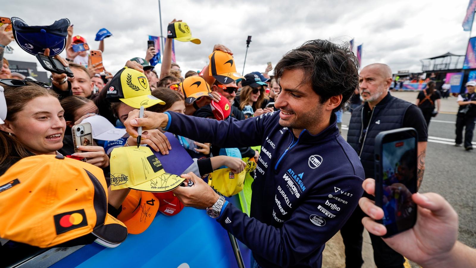 Carlos Sainz renueva con Williams hasta 2027 Carlos Sainz renueva con Williams hasta 2027