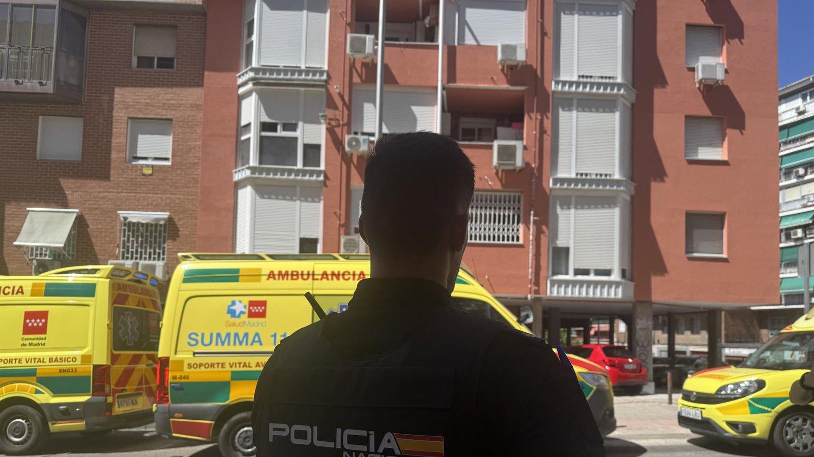 La Policía Nacional investiga la muerte de un hombre hallado con signos de estrangulamiento en la calle Valentín Aguirre La Policía Nacional investiga la muerte de un hombre hallado con signos de estrangulamiento en la calle Valentín Aguirre