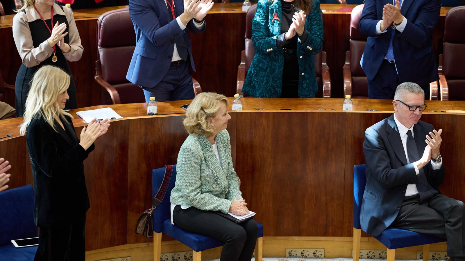 El PSOE acusa a Ayuso de «premiar» a tres expresidentes del PP El PSOE acusa a Ayuso de «premiar» a tres expresidentes del PP