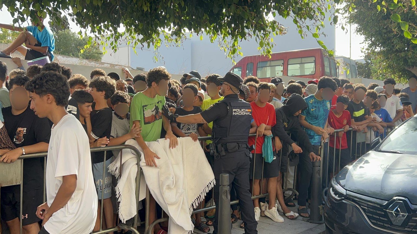 Ceuta registra 1.342 menores migrantes y envía un equipo técnico permanente Ceuta registra 1.342 menores migrantes y envía un equipo técnico permanente