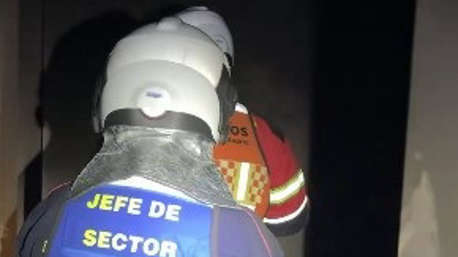 Una familia con dos niños es rescatada de una vivienda incendiada en Navalcarnero Una familia con dos niños es rescatada de una vivienda incendiada en Navalcarnero