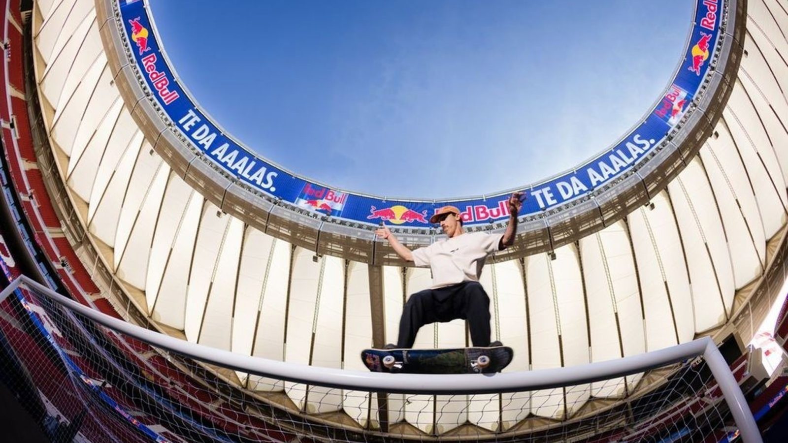 Danny León hace historia con su skate en el Metropolitano Danny León hace historia con su skate en el Metropolitano