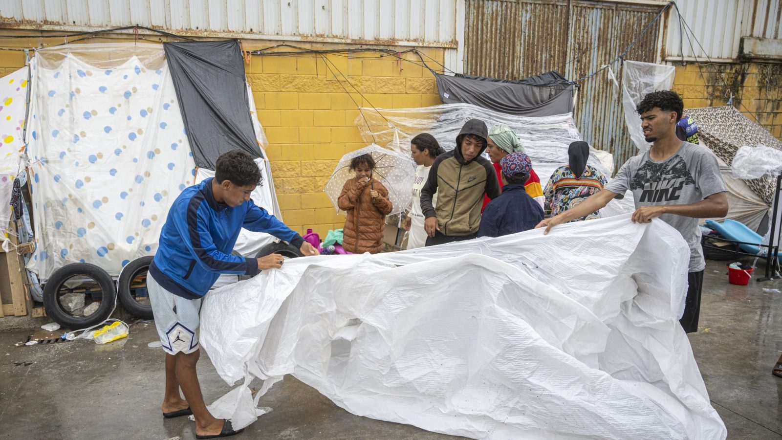 Torres anuncia 2.000 plazas más para los inmigrantes en Ceuta