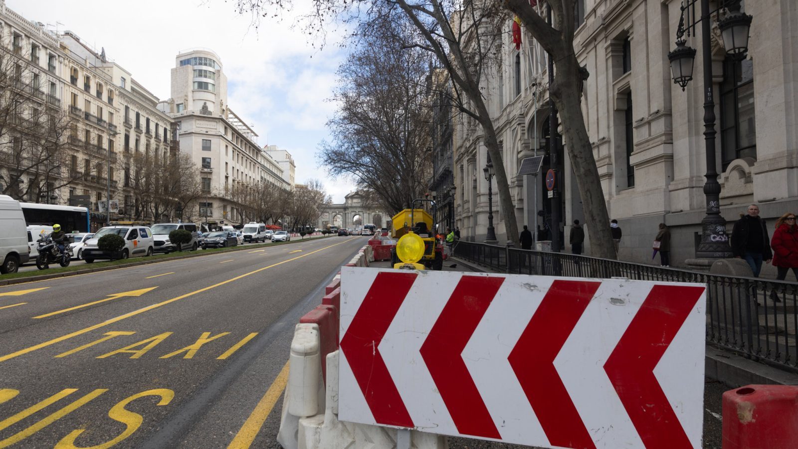 La calle Alcalá recupera el lunes un carril por sentido La calle Alcalá recupera el lunes un carril por sentido